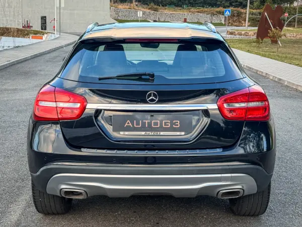 Mercedes-Benz GLA 220 d Urban 4-Matic 10