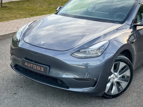 Tesla Model Y Long Range Dual Motor AWD 3