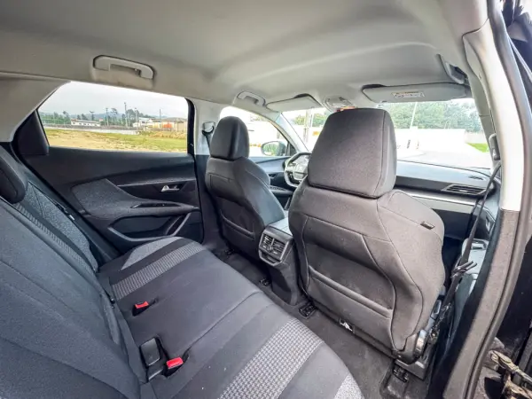 Peugeot 3008 1.5 BlueHDi Active Pack EAT8 21