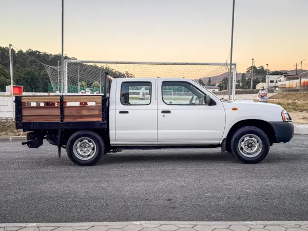 Nissan Pick Up 2.5 DDTi CD Comfort 2WD 6