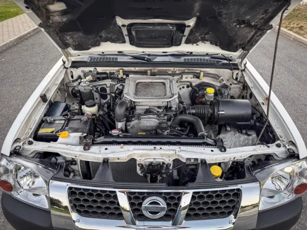 Nissan Pick Up 2.5 DDTi CD Comfort 2WD 22