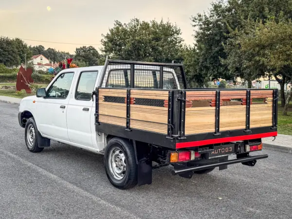 Nissan Pick Up 2.5 DDTi CD Comfort 2WD 7