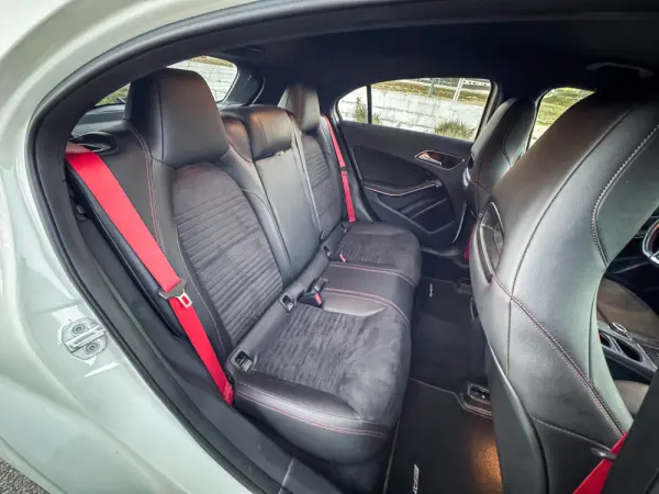 Mercedes-Benz A 45 AMG 4Matic Speedshift 7G-DCT 16