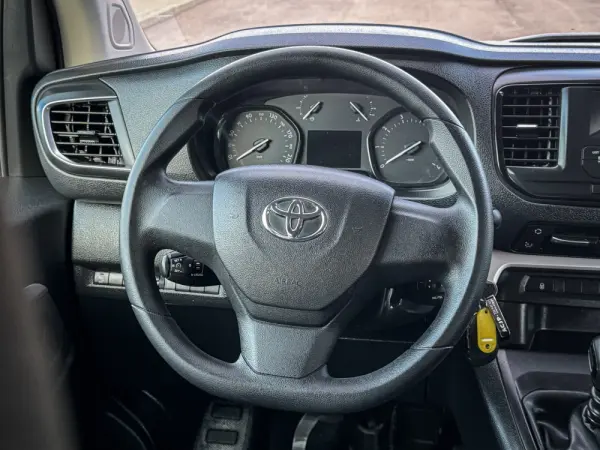 Toyota Proace Verso Outro 18