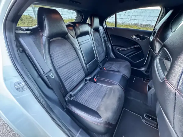 Mercedes-Benz A 45 AMG 4-Matic 22
