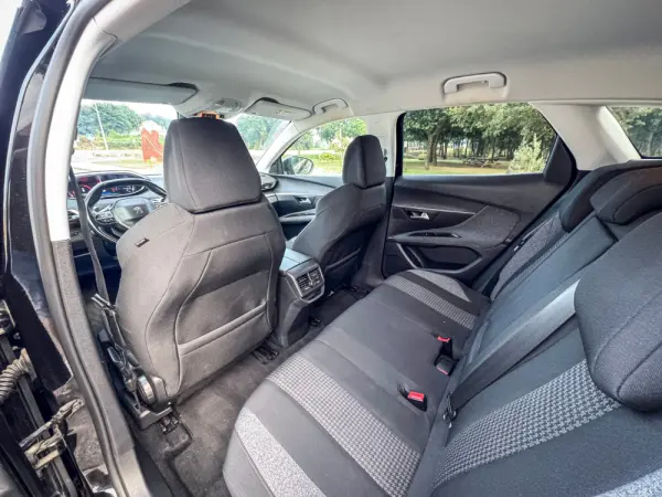 Peugeot 3008 1.5 BlueHDi Active Pack EAT8 22