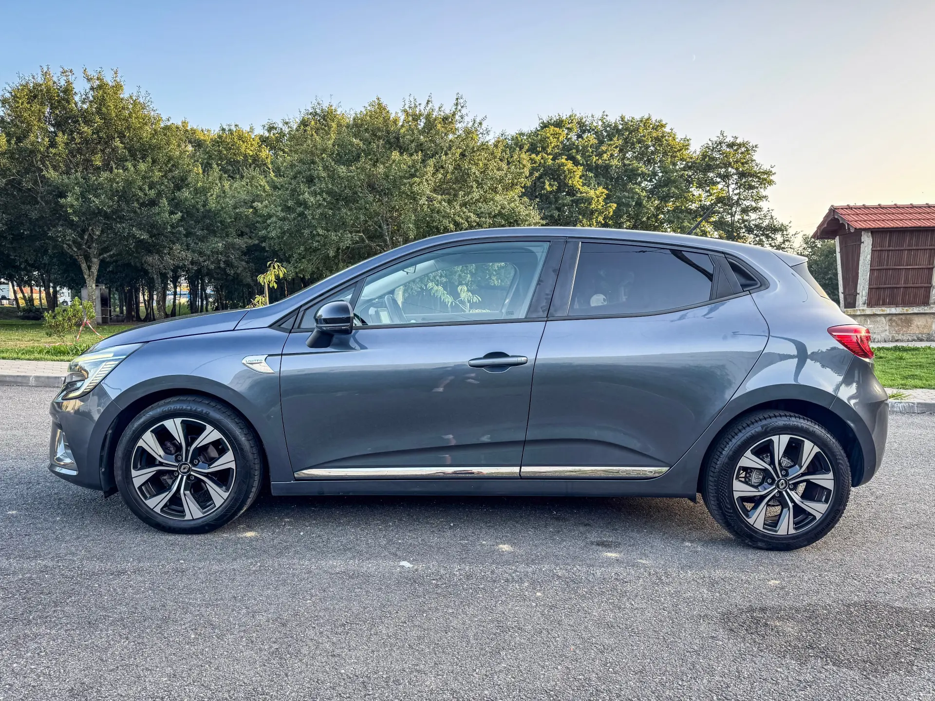 Renault Clio 1.0 TCe Intens Bi-Fuel 6
