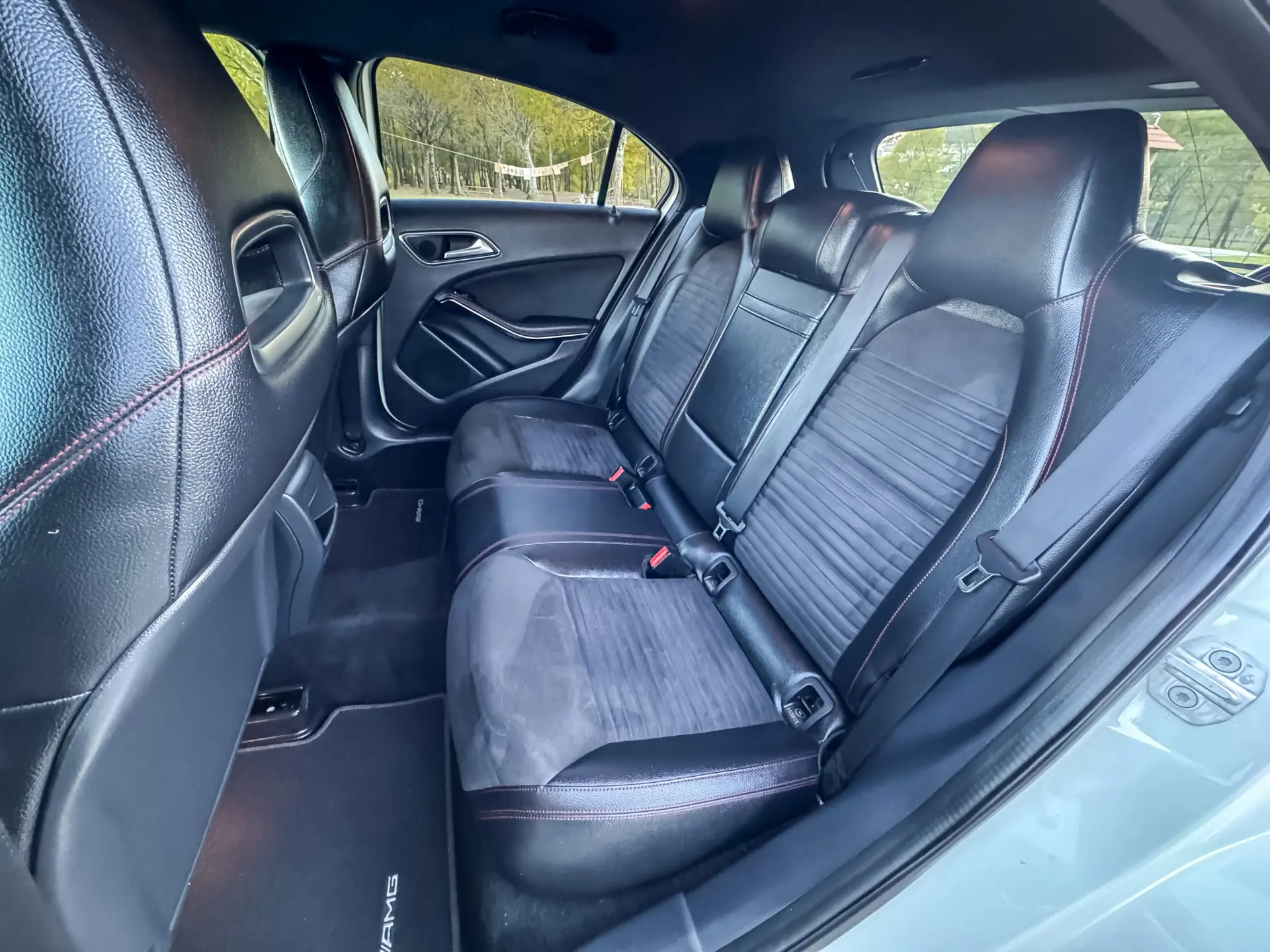 Mercedes-Benz A 45 AMG 4-Matic 21