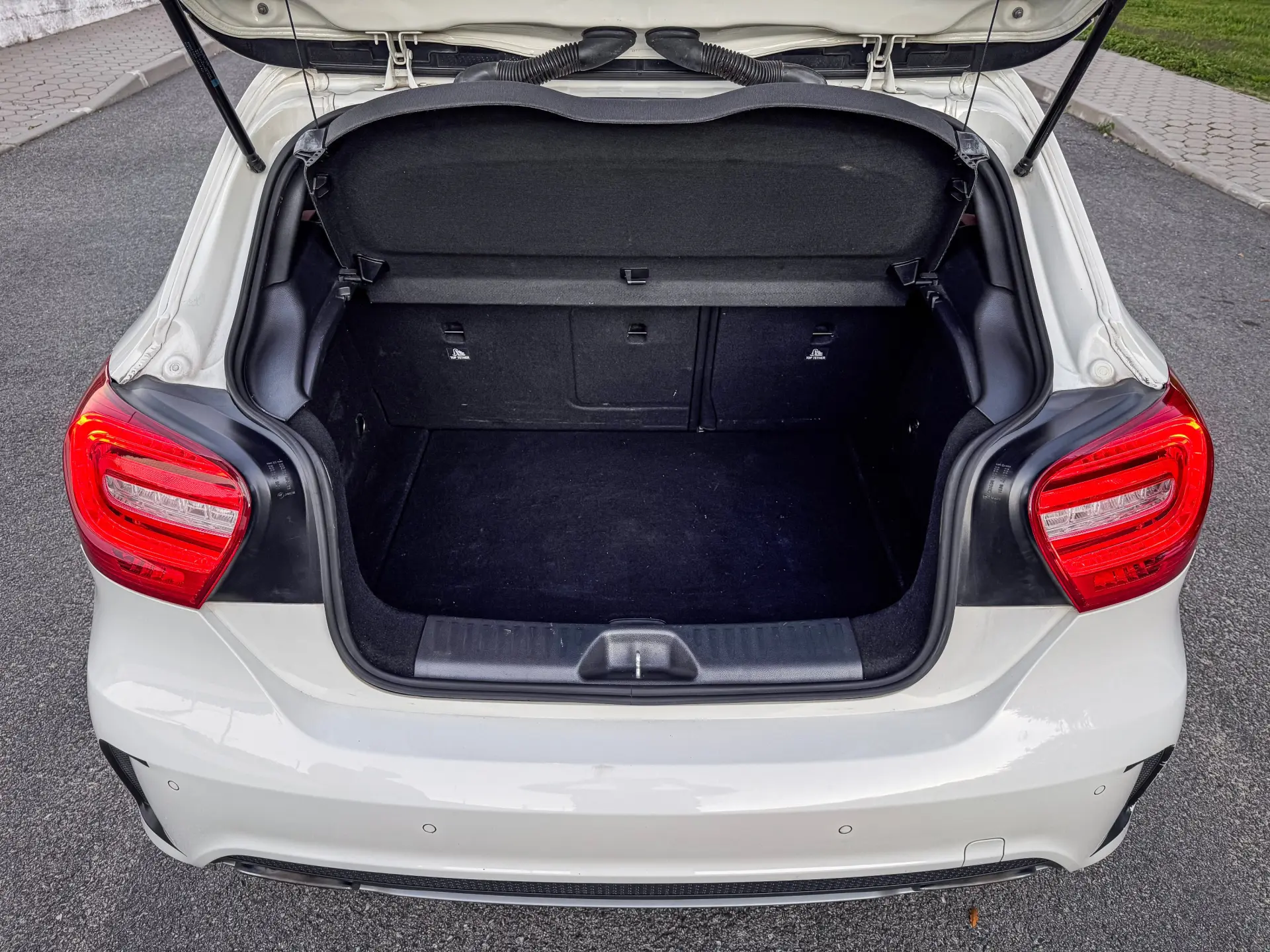 Mercedes-Benz A 45 AMG 4Matic Speedshift 7G-DCT 10