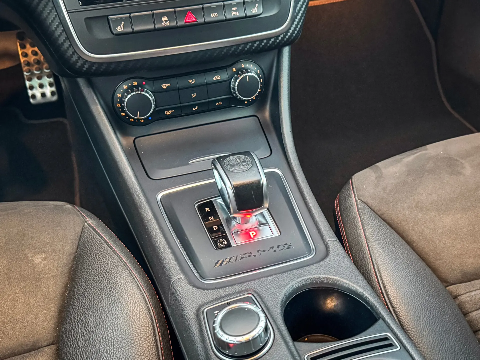 Mercedes-Benz A 45 AMG 4Matic Speedshift 7G-DCT 22
