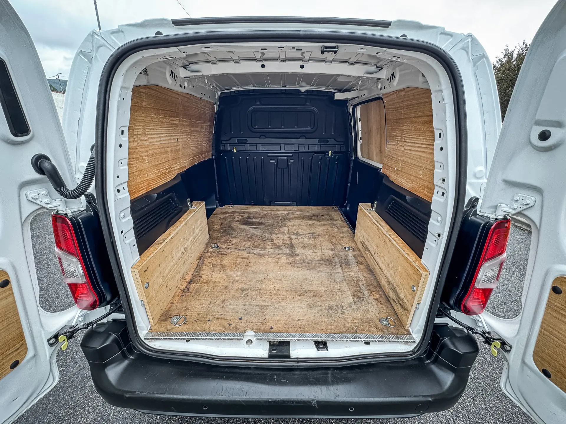 Peugeot e-Partner L2 FlexCab (50kWh) Pro 11