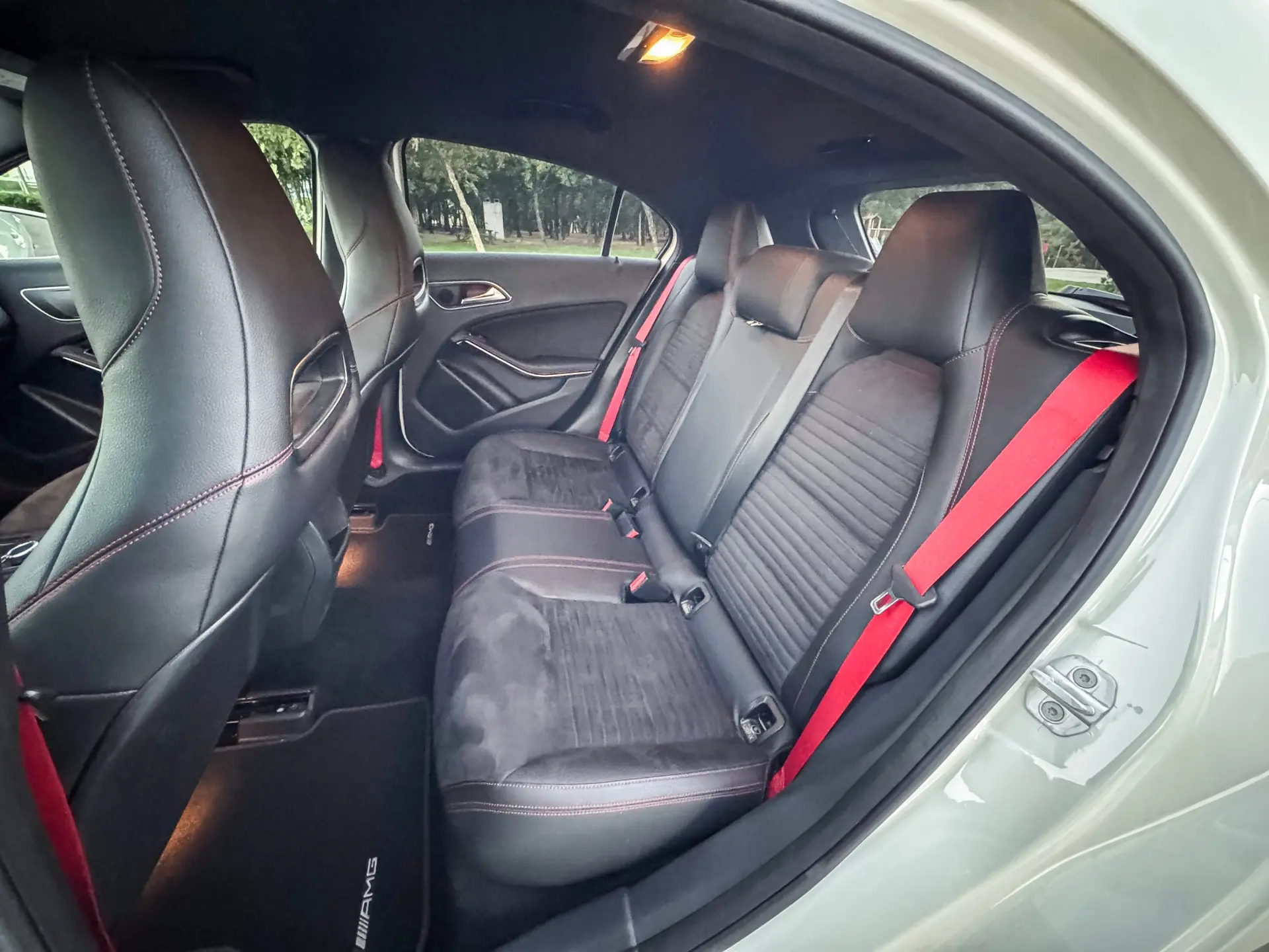 Mercedes-Benz A 45 AMG 4Matic Speedshift 7G-DCT 17