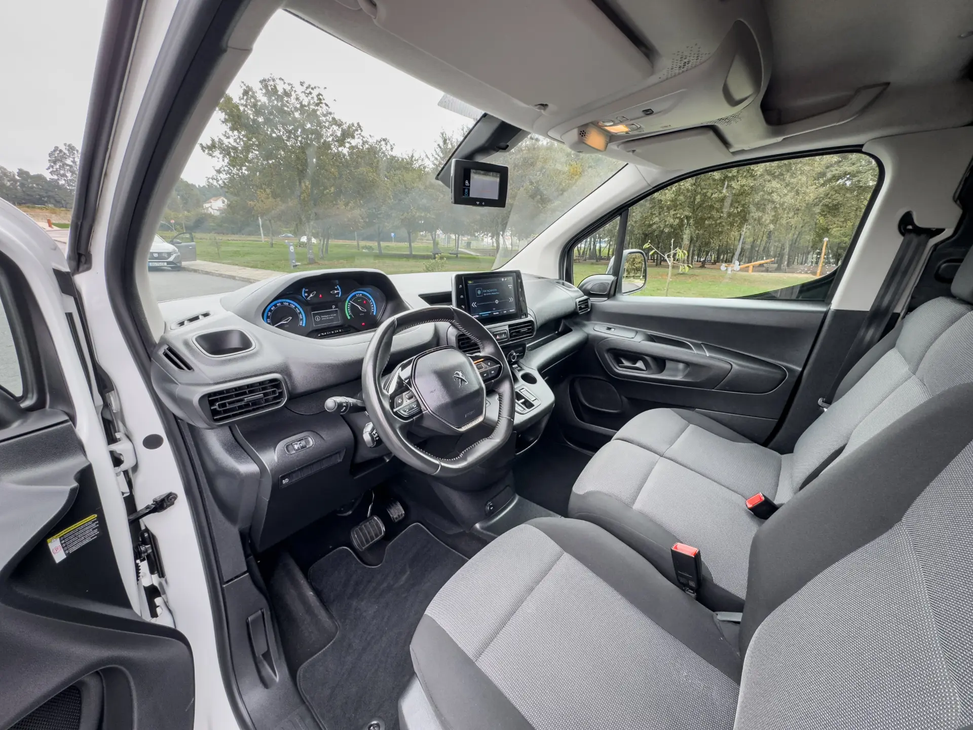 Peugeot e-Partner L2 FlexCab (50kWh) Pro 15