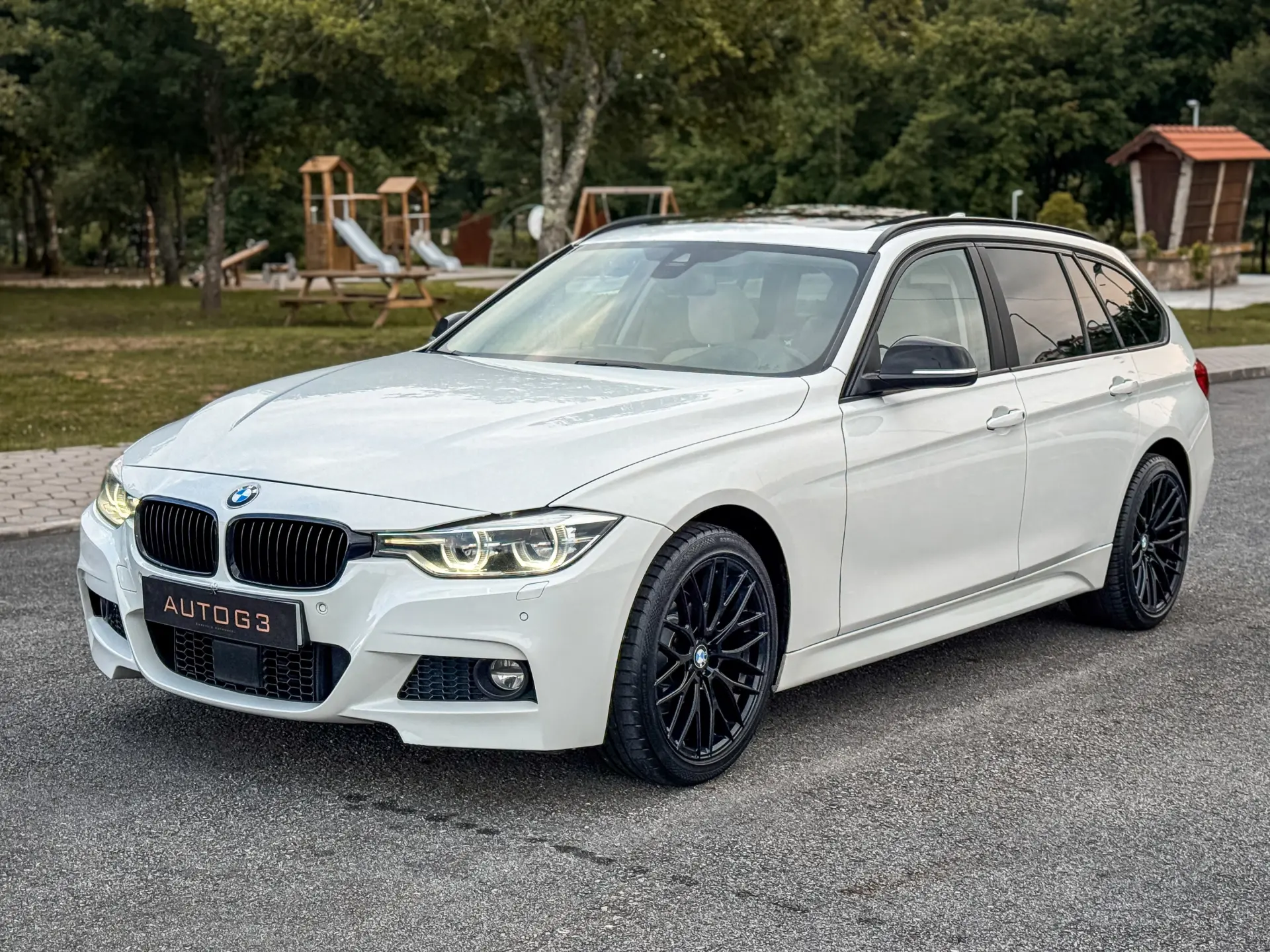 BMW 320 d Pack M Auto 3