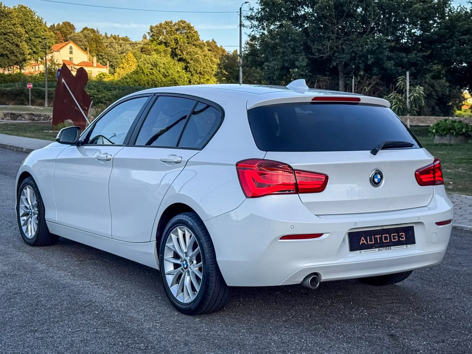 BMW 116 d Line Luxury Auto 8