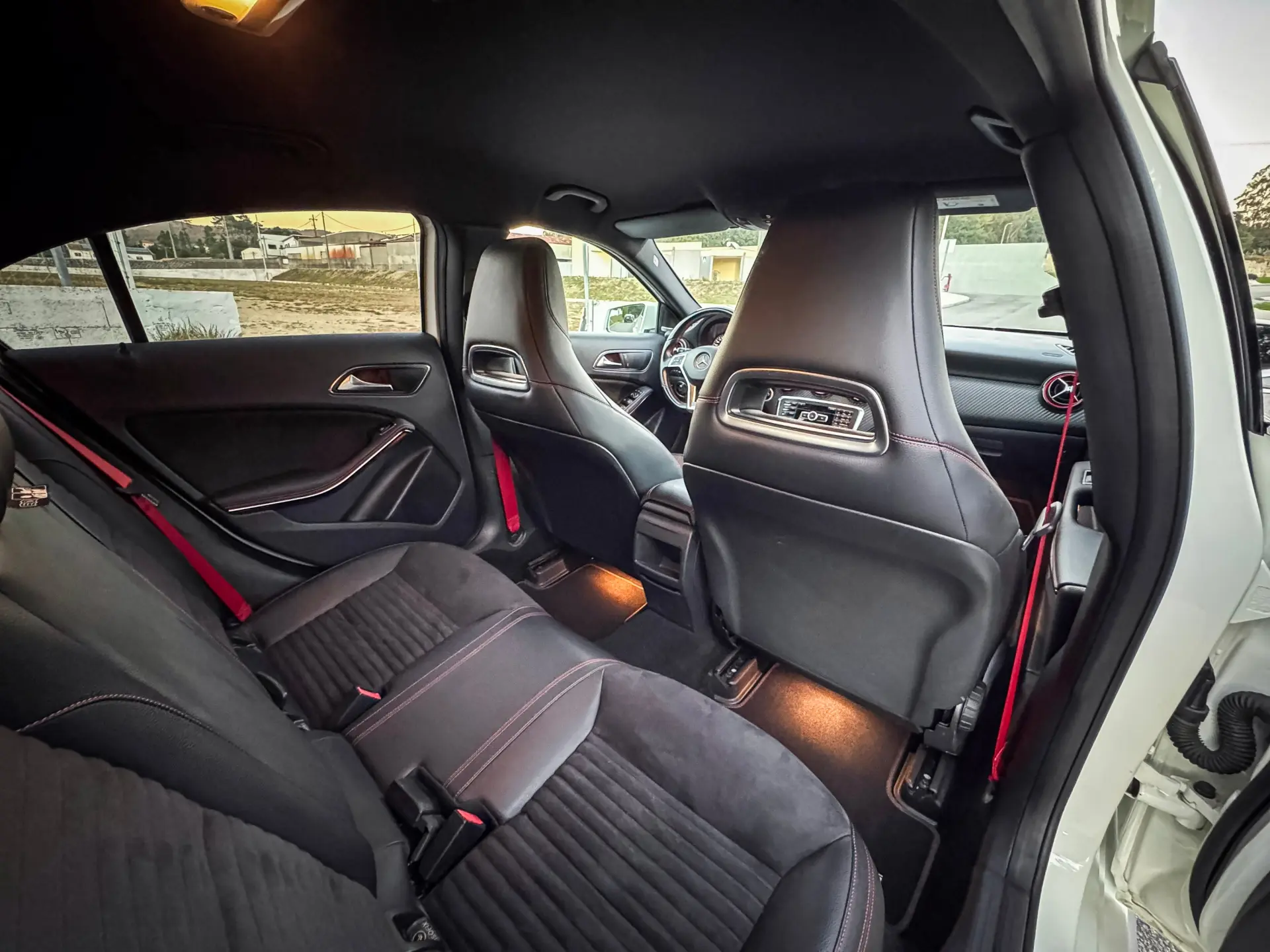 Mercedes-Benz A 45 AMG 4Matic Speedshift 7G-DCT 18