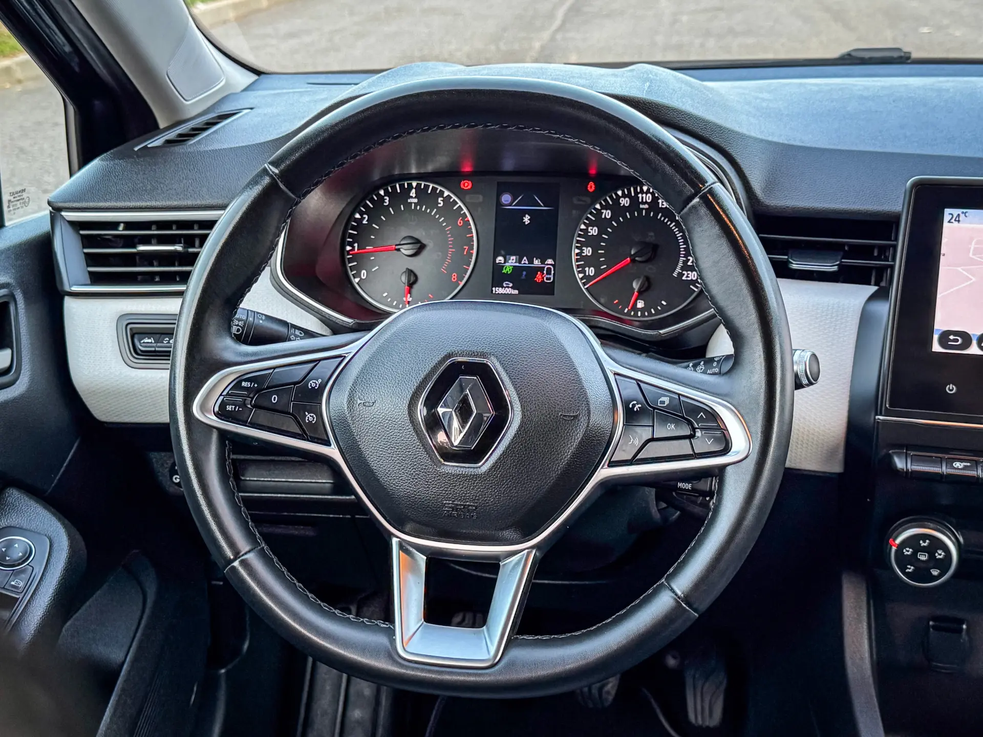Renault Clio 1.0 TCe Intens Bi-Fuel 17