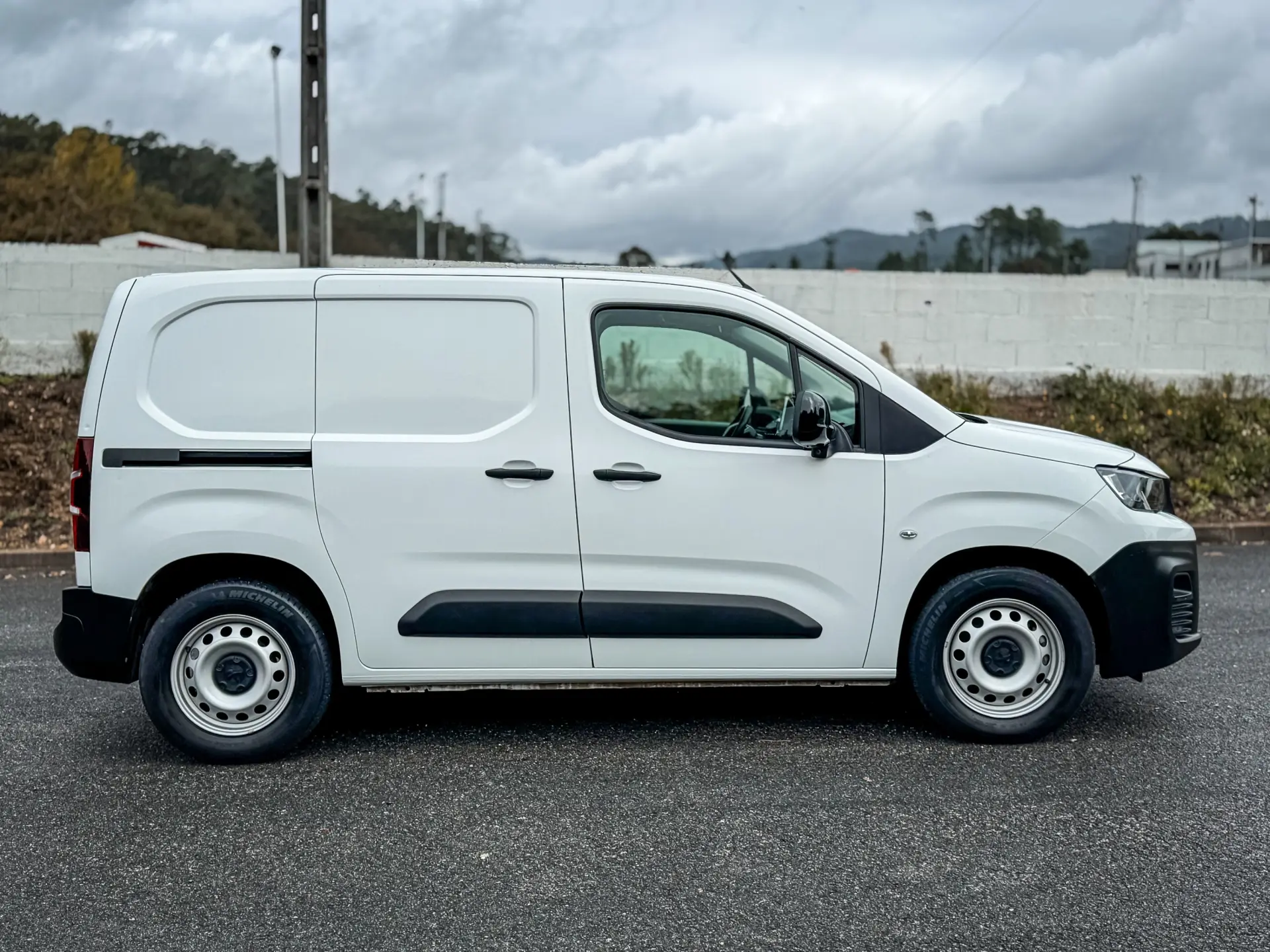 Peugeot e-Partner L2 FlexCab (50kWh) Pro 7