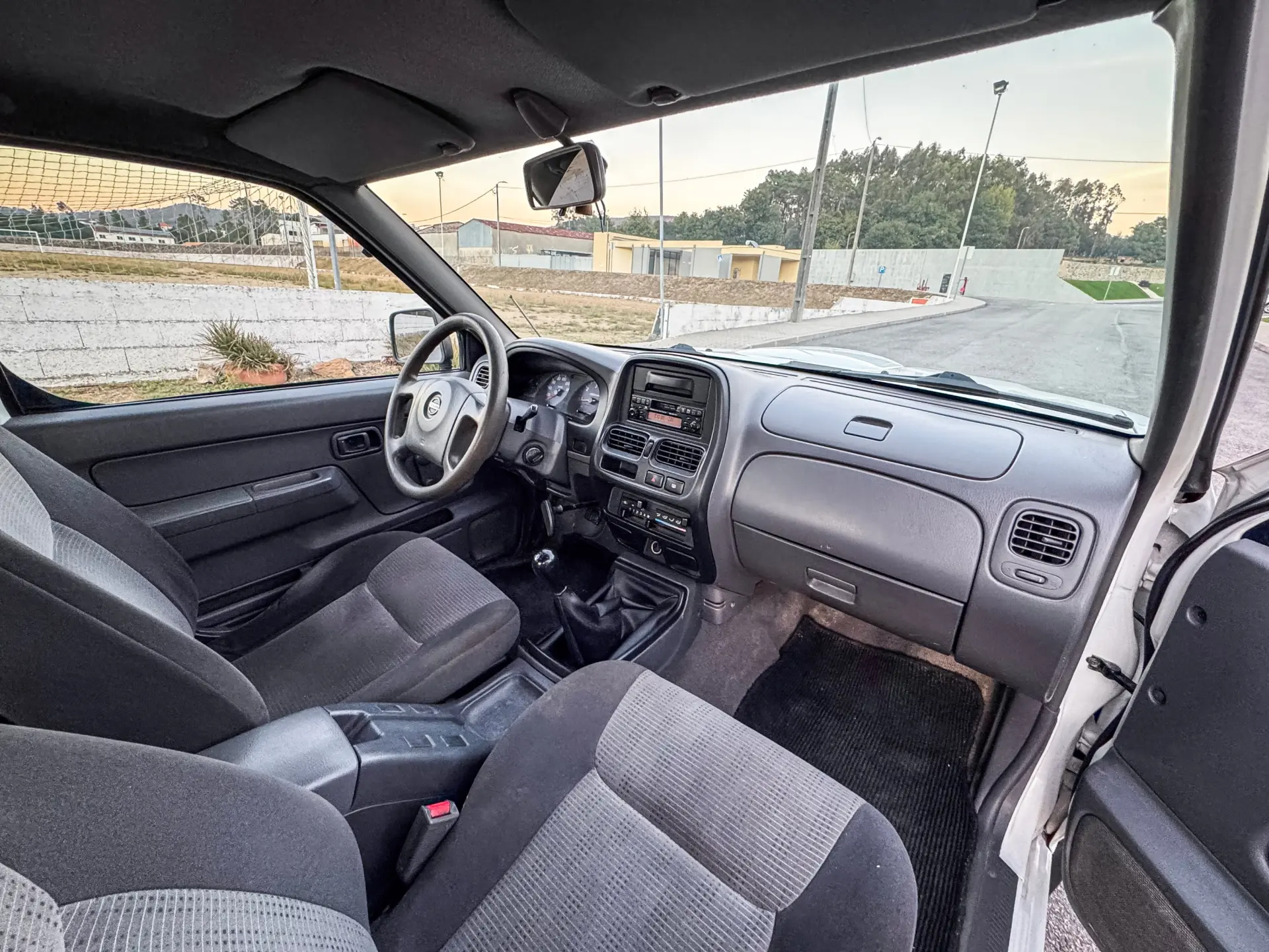 Nissan Pick Up 2.5 DDTi CD Comfort 2WD 15