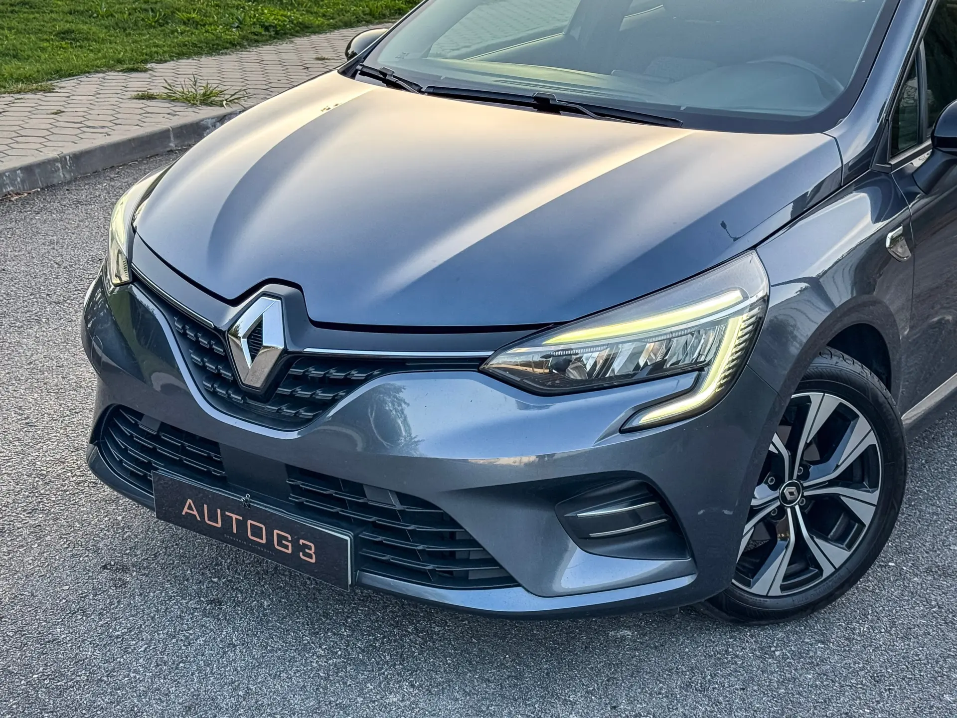 Renault Clio 1.0 TCe Intens Bi-Fuel 3