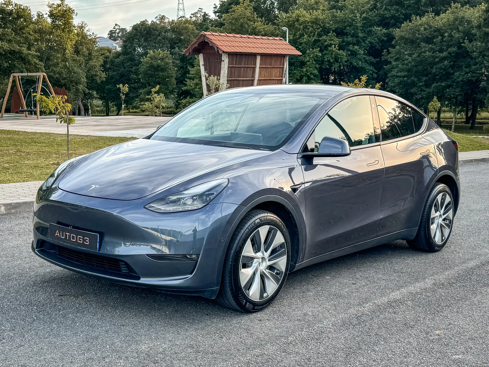Tesla Model Y Long Range Dual Motor AWD 4
