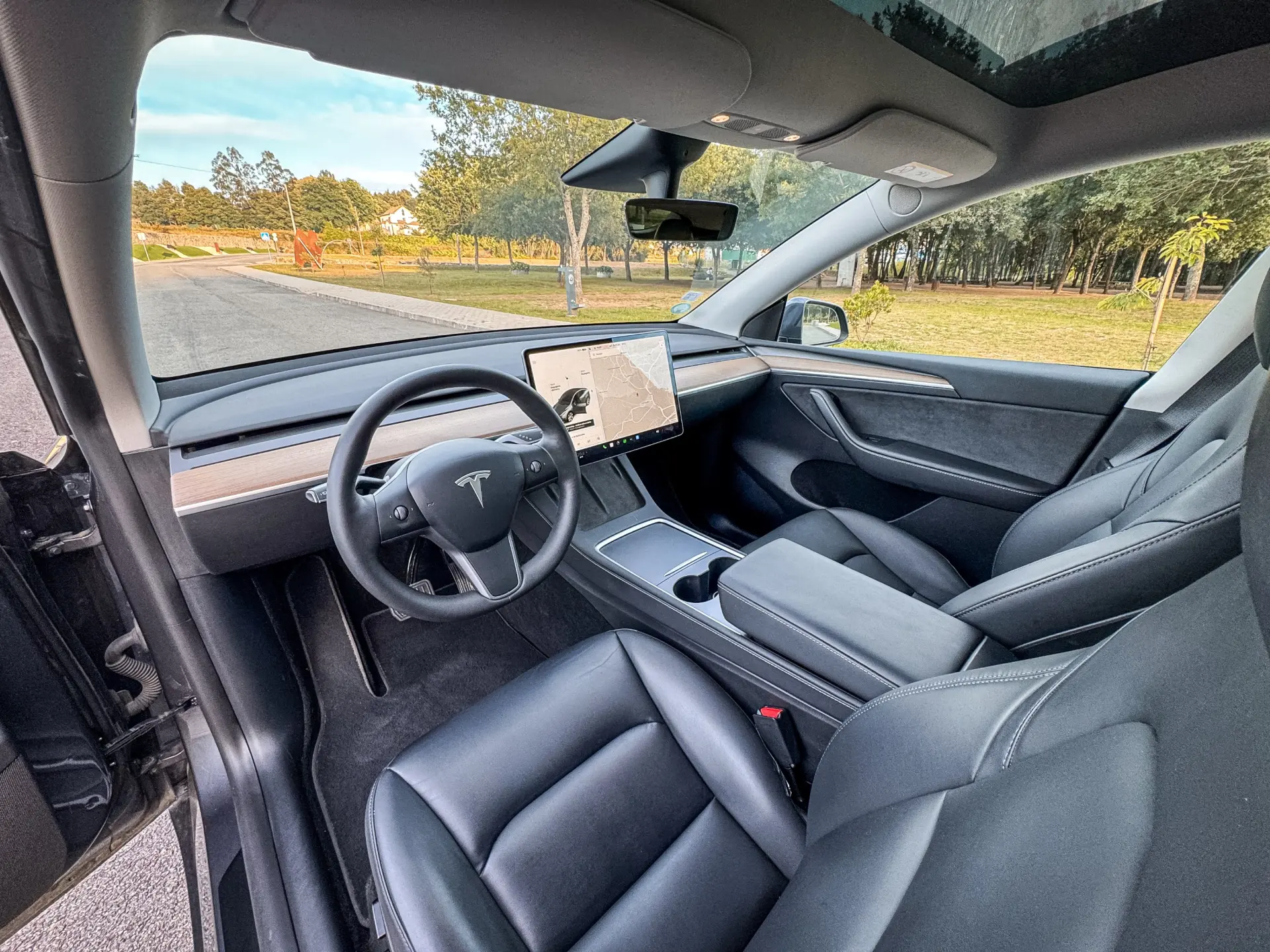 Tesla Model Y Long Range Dual Motor AWD 15