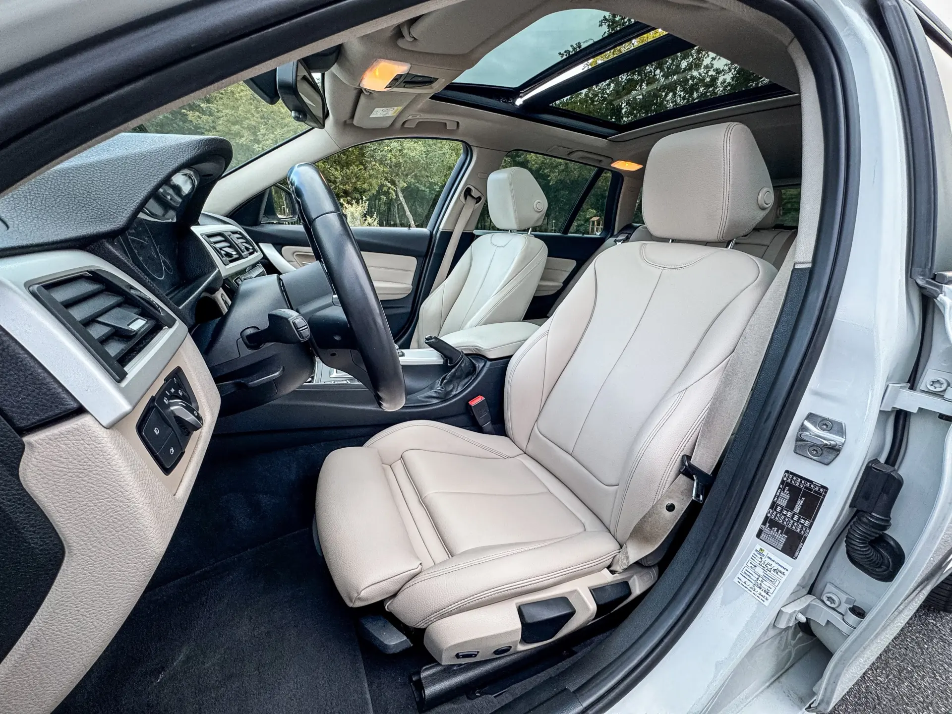 BMW 320 d Pack M Auto 14