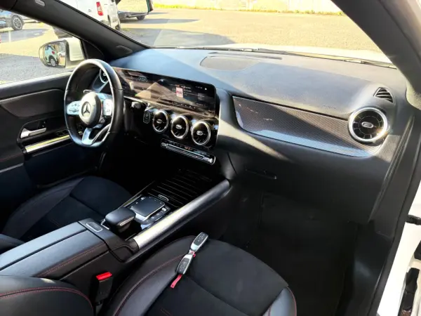 Mercedes-Benz GLA 250 e AMG Line 9