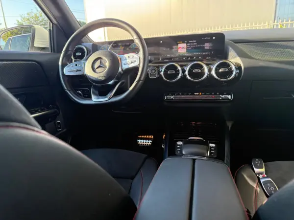 Mercedes-Benz GLA 250 e AMG Line 17