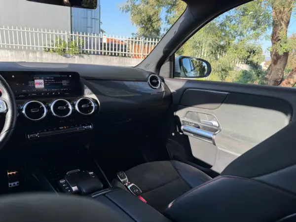 Mercedes-Benz GLA 250 e AMG Line 18