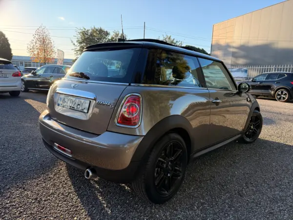 MINI 3 Portas Cooper D 4