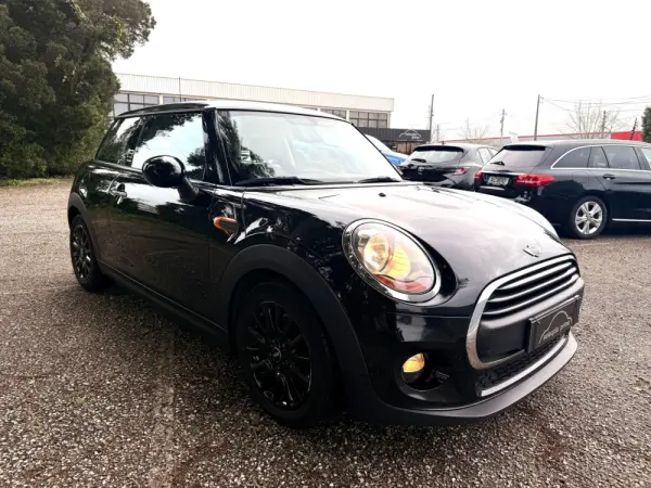 MINI 3 Portas One D 6