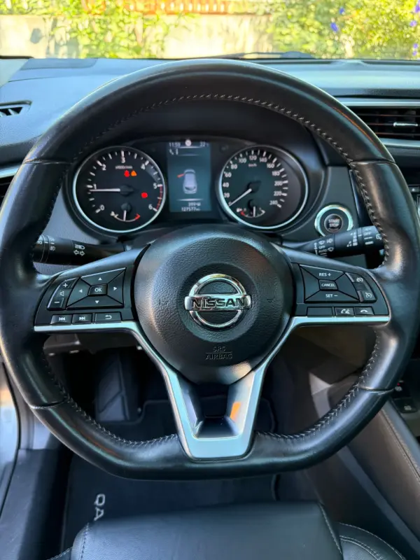 Nissan Qashqai 1.6 dCi Tekna Premium 17