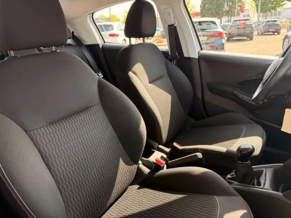 Peugeot 208 1.2 PureTech Access 12