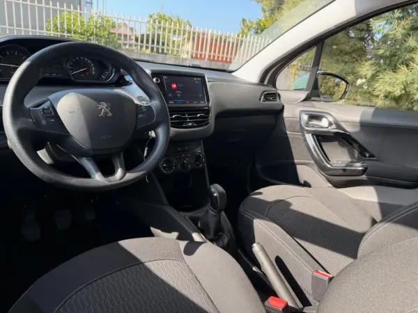 Peugeot 208 1.2 PureTech Access 21