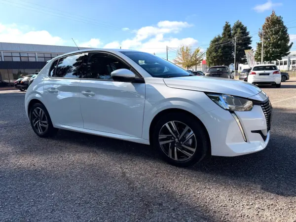 Peugeot 208 1.2 PureTech Allure Pack 6