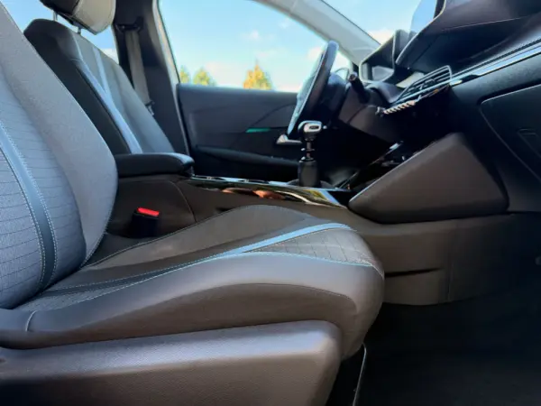 Peugeot 208 1.2 PureTech Allure Pack 14