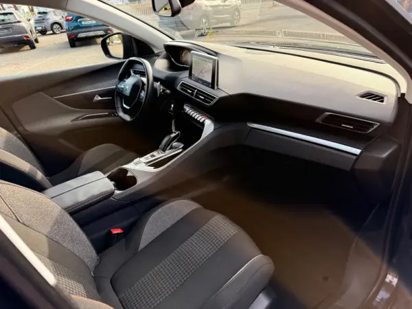 Peugeot 3008 1.6 BlueHDi Allure EAT6 12