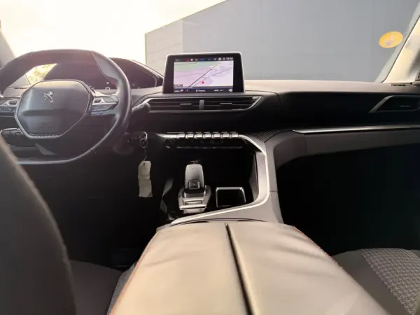 Peugeot 3008 1.6 BlueHDi Allure EAT6 28