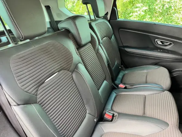 Renault Grand Scénic 1.5 dCi Intens EDC SS 29