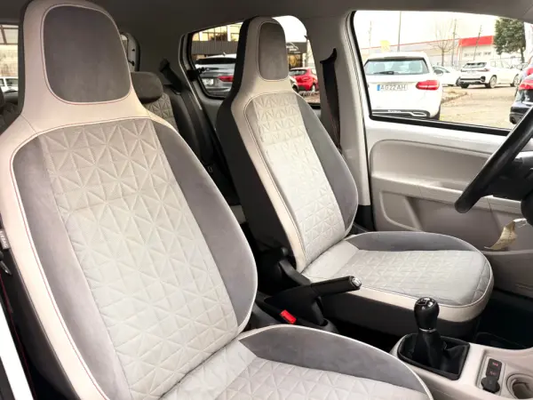 Volkswagen Up! 1.0 Move Up! Beats 11