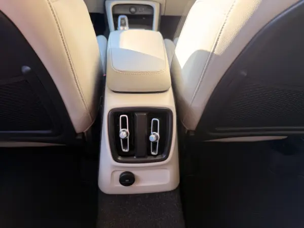 Volvo XC 40 1.5 T5 PHEV Inscription Expression 27