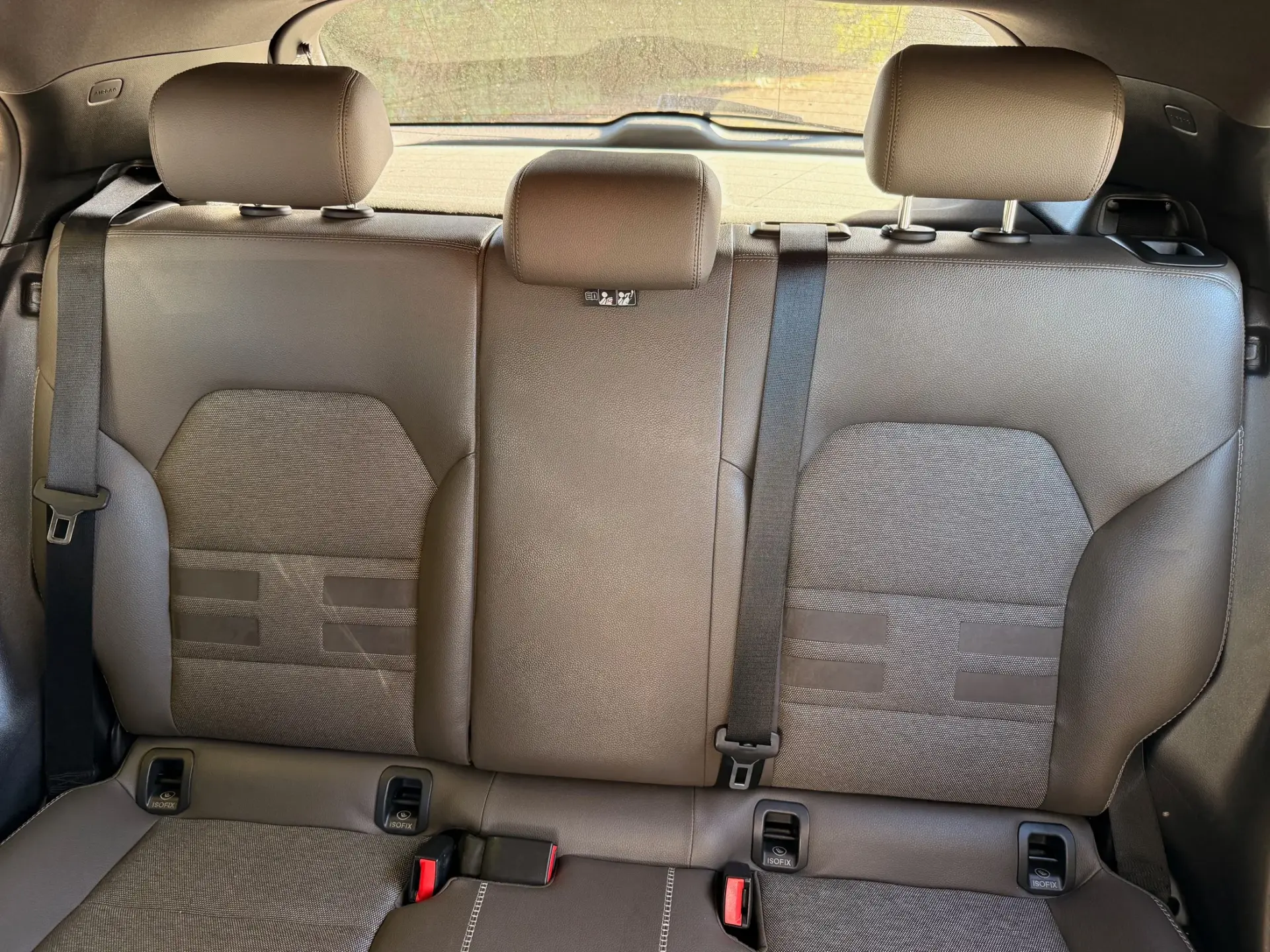 Mercedes-Benz GLA 180 d SENSATION 27