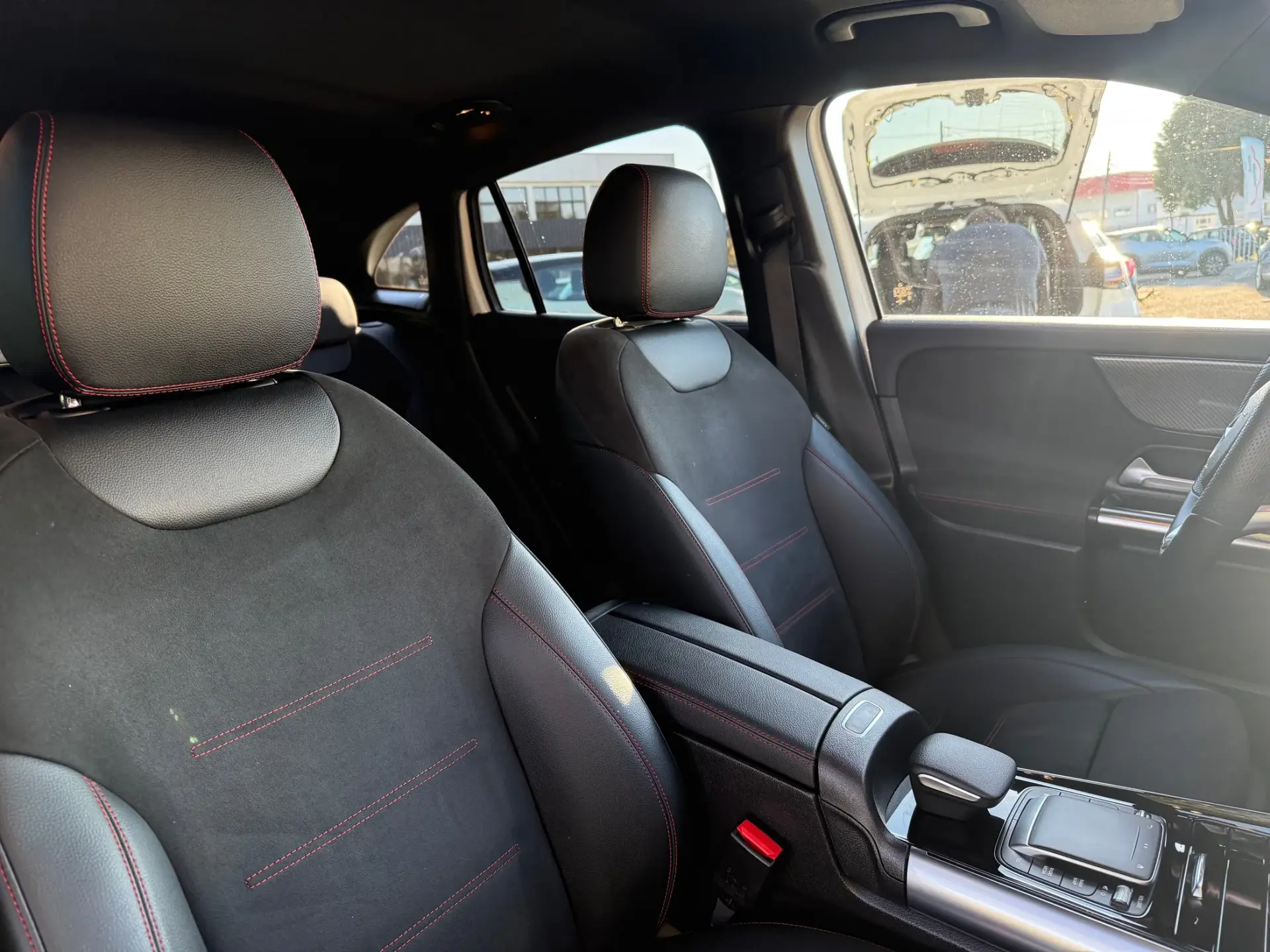 Mercedes-Benz GLA 250 e AMG Line 10