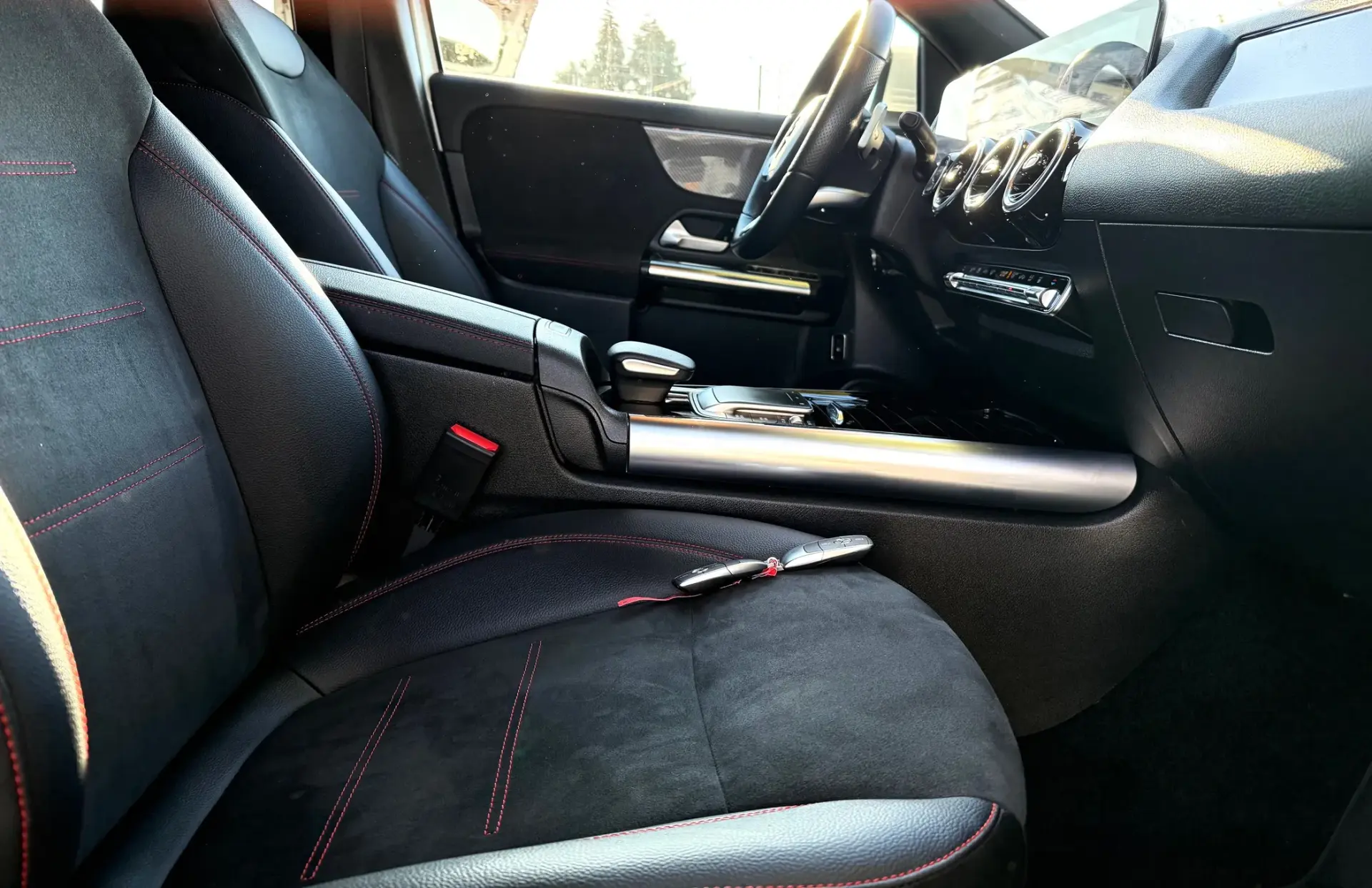 Mercedes-Benz GLA 250 e AMG Line 11