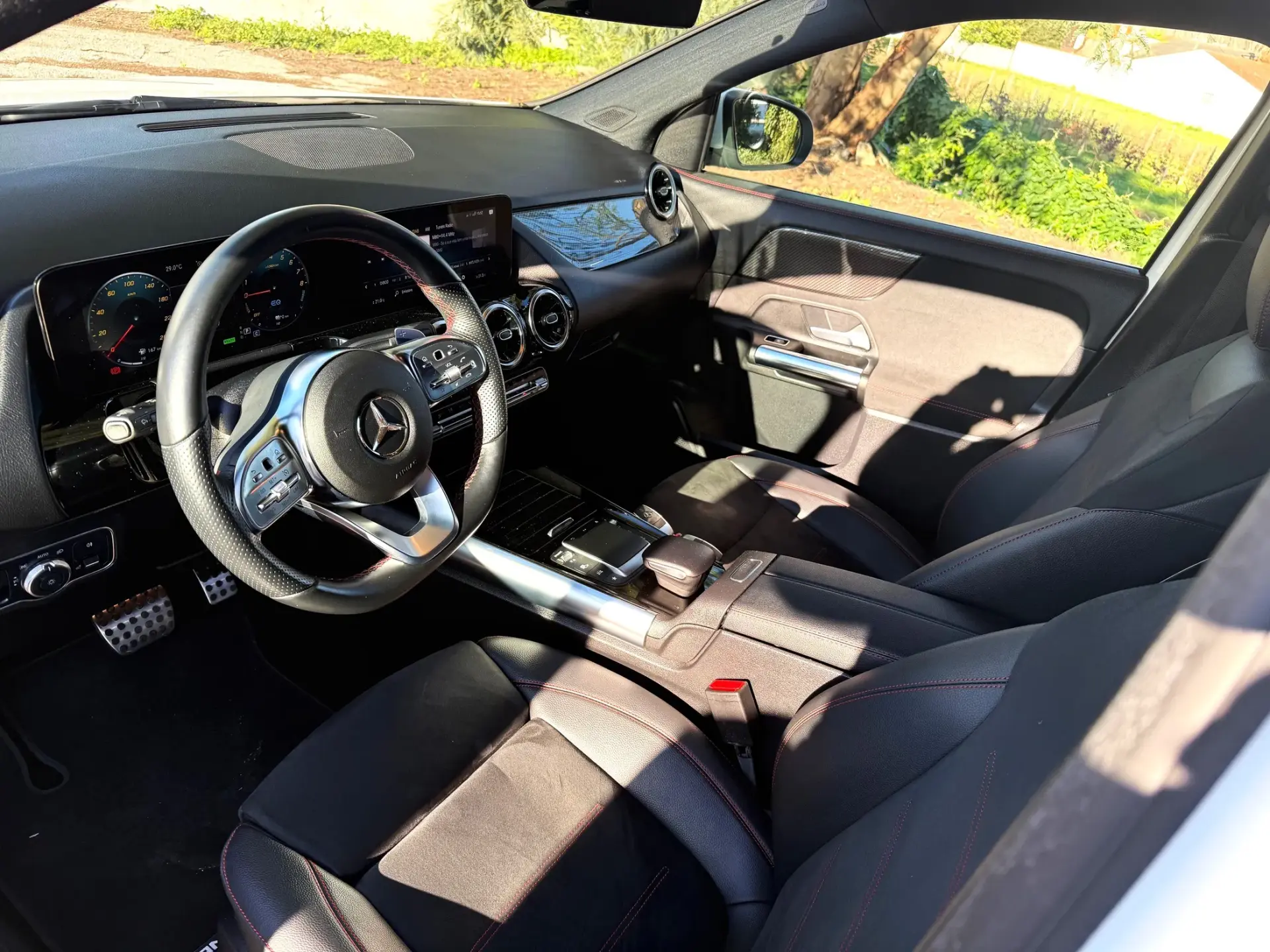 Mercedes-Benz GLA 250 e AMG Line 12