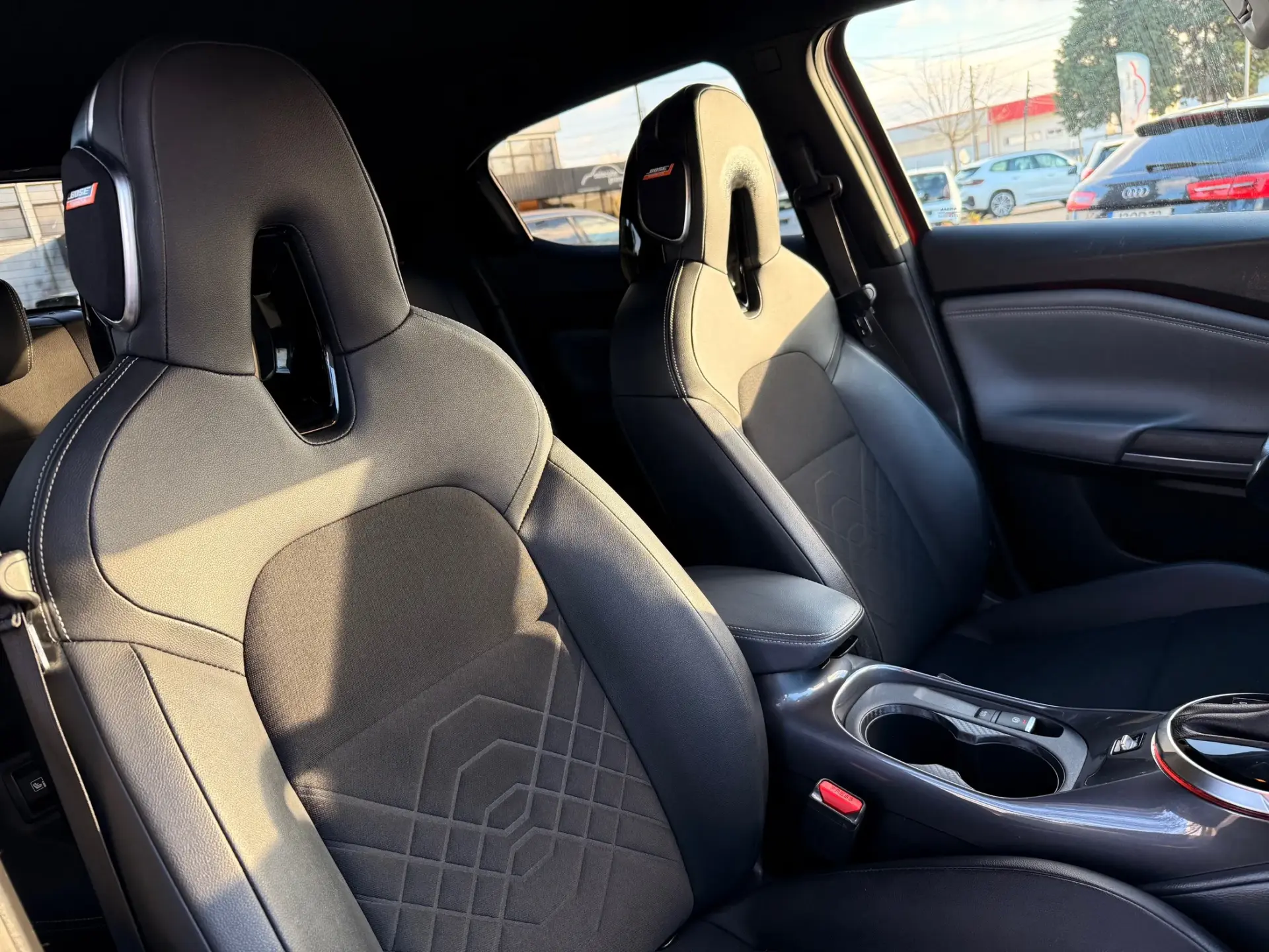 Nissan Juke 1.0 DIG-T Tekna DCT 11