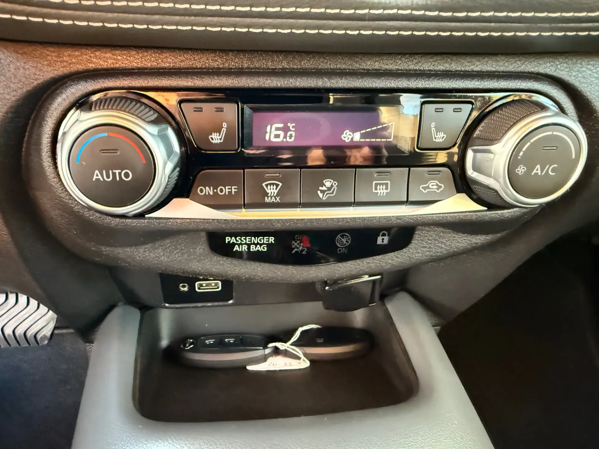 Nissan Juke 1.0 DIG-T Tekna DCT 22