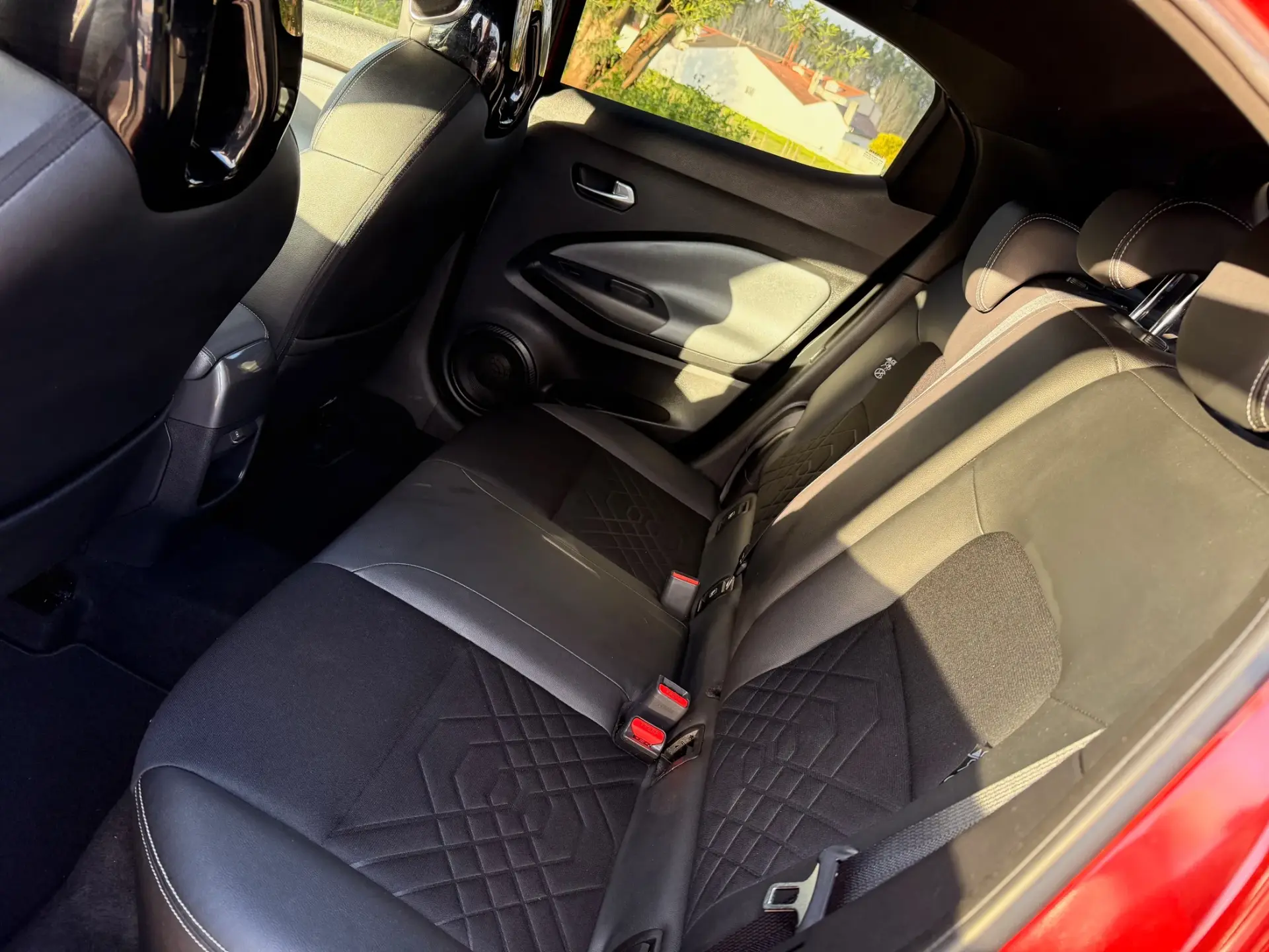 Nissan Juke 1.0 DIG-T Tekna DCT 27