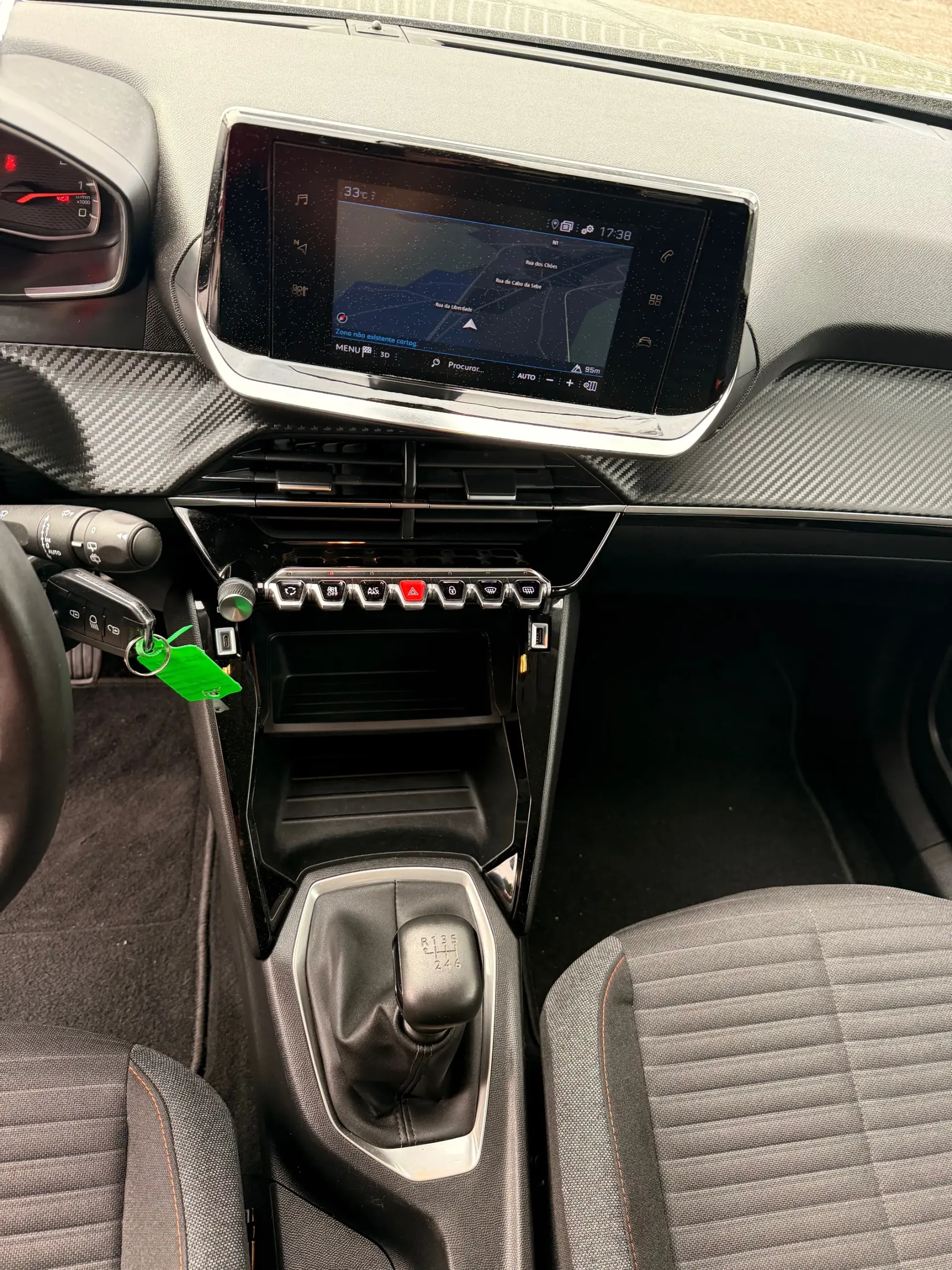 Peugeot 2008 1.2 PureTech Active Pack 18